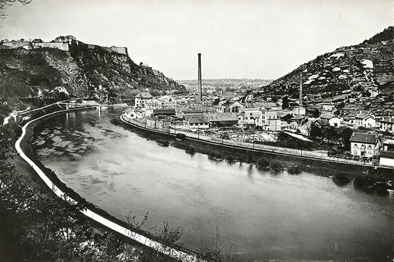 usine à papier de la société des Papeteries Bisontines, usine de fibres artificielles et synthétiques dite usine des Soieries puis de la Rhodiacéta