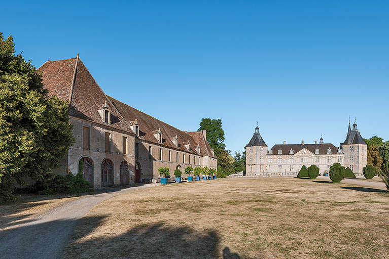 communs et théâtre de société