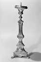 chandelier et croix d'autel