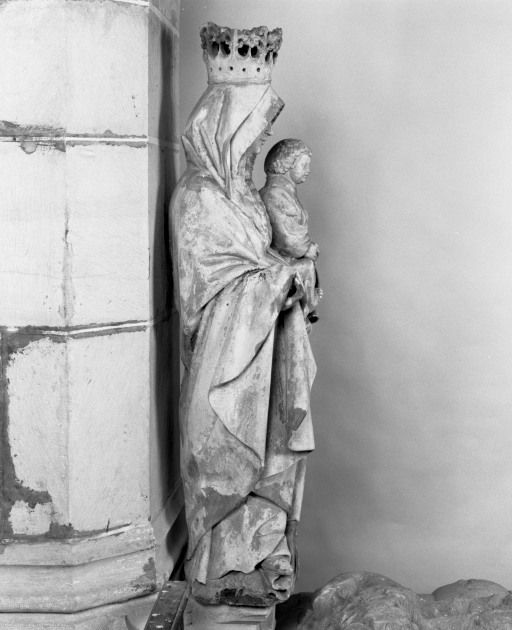 statue (petite nature) : Vierge à l'Enfant (1)
