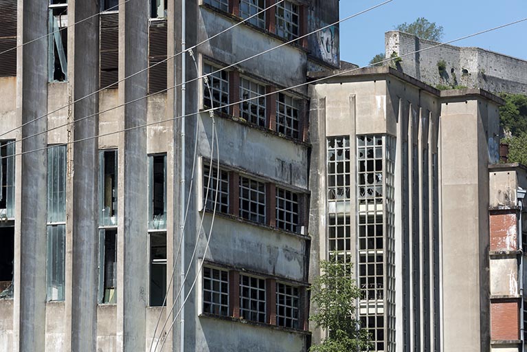 usine à papier de la société des Papeteries Bisontines, usine de fibres artificielles et synthétiques dite usine des Soieries puis de la Rhodiacéta