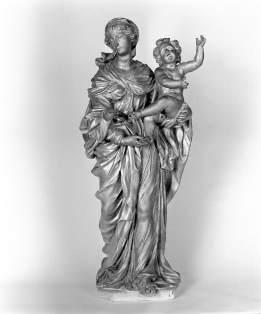 statue (petite nature) : Vierge à l'Enfant