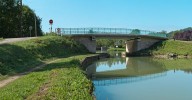pont routier isolé de Pouillenay (canal de Bourgogne)