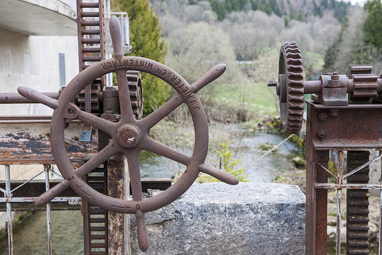 moulin et scierie communale, puis centrale hydroélectrique, actuellement logement
