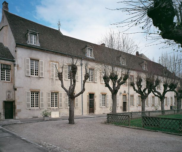 hôpital de la Sainte-Trinité dit hospice de la Charité