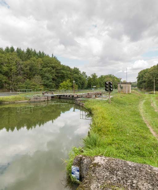 site de l'écluse 09 du versant Méditerranée ; dite du Moulin de Saint-Julien (canal du Centre)