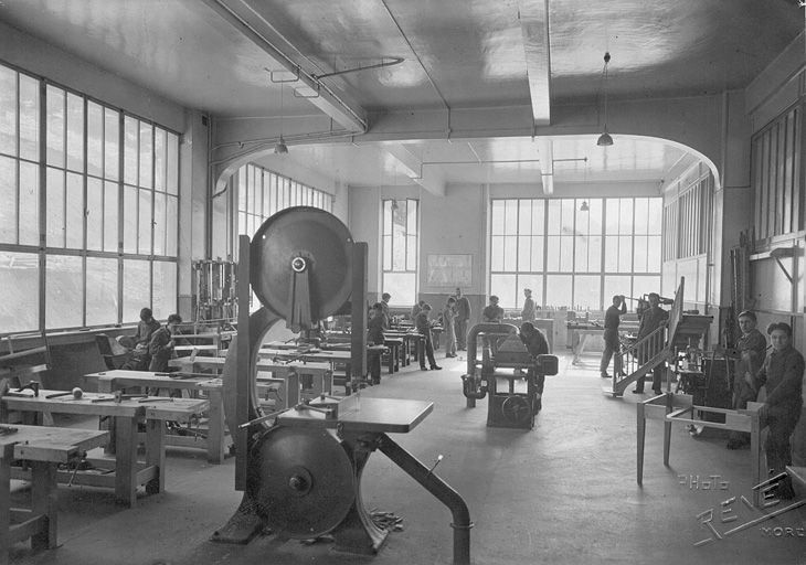 école professionnelle dite Ecole nationale d'Optique puis lycée polyvalent Victor Bérard