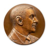 bas-relief (médaillon) : André Donat