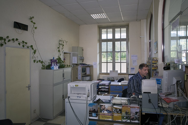 le mobilier de la gare de Champagnole