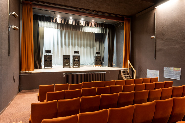 chapelle du couvent des Ursulines puis théâtre municipal, actuellement cinéma Le Cyclope