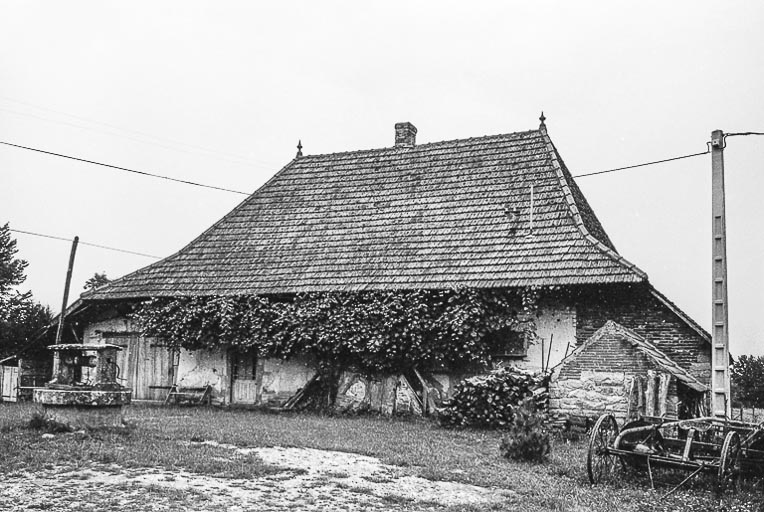 maison cadastrée 1969 AC 183, datée de 1735
