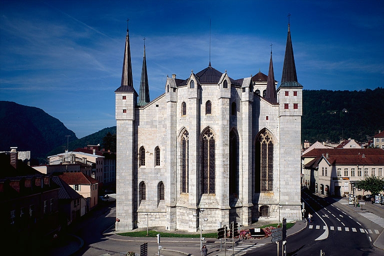 église abbatiale de l'abbaye Saint-Oyend, actuellement cathédrale Saint-Pierre, Saint-Paul et Saint-André