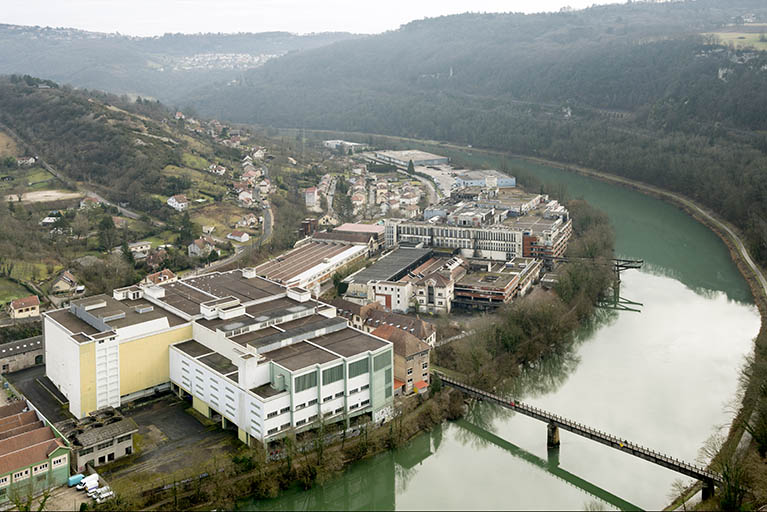 usine à papier de la société des Papeteries Bisontines, usine de fibres artificielles et synthétiques dite usine des Soieries puis de la Rhodiacéta