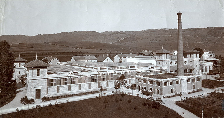 distillerie Pernod, puis chocolaterie et confiserie Peter, Cailler et Kohler, puis Sopad, actuellement Nestlé