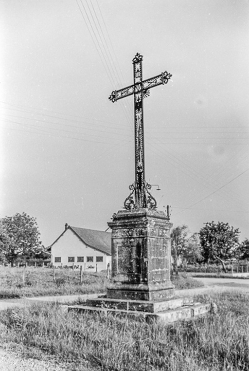 croix de carrefour datée de 1861