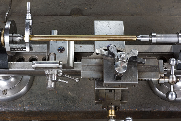 2 machines à tourner, décolleter et percer (tours Lorch, Schmidt & Co)