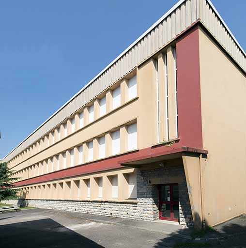 collège de jésuites, actuellement lycée Augustin Cournot.