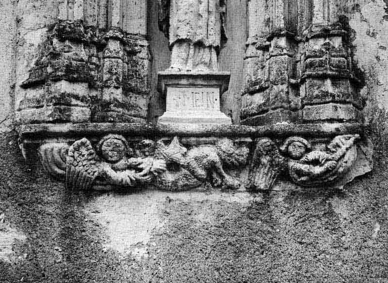 niche, statue (statuette, encastrée, décor d' architecture) : saint Mein