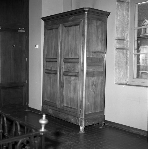 armoire à linge n° 18