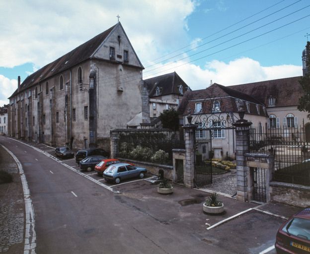 hôpital Saint-Nicolas, puis hôpital local