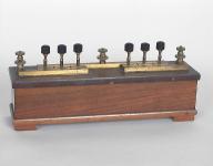 instruments (2) de démonstration en électrostatique n° 7 : boîtes de résistances étalon