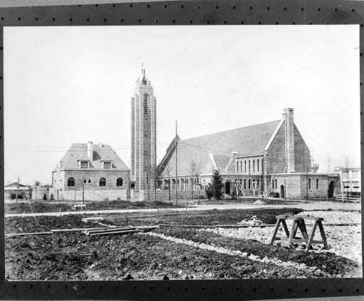 église paroissiale Sainte-Anne, presbytère, salle paroissiale