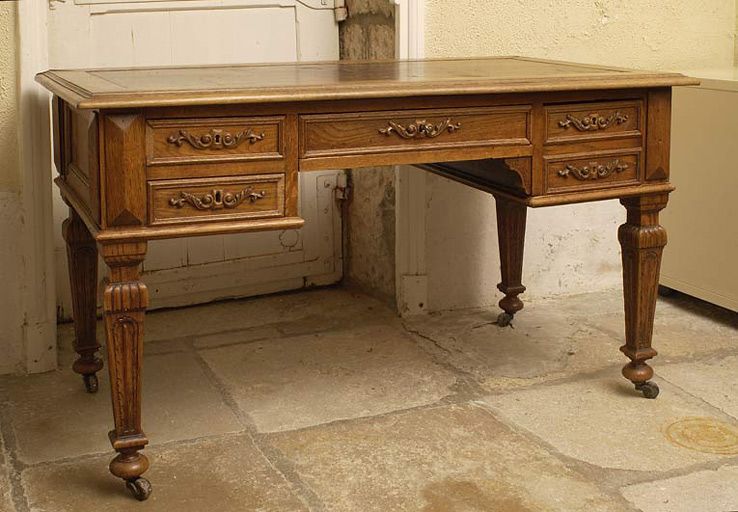 bureau style Henri II