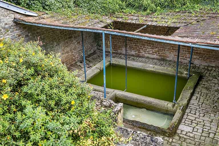 fontaine-lavoir du Trou