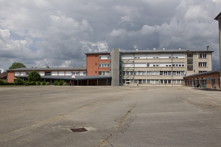 école professionnelle (collège puis lycée Toussaint Louverture)