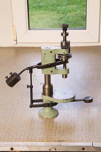 machine à percer pour l'horlogerie
