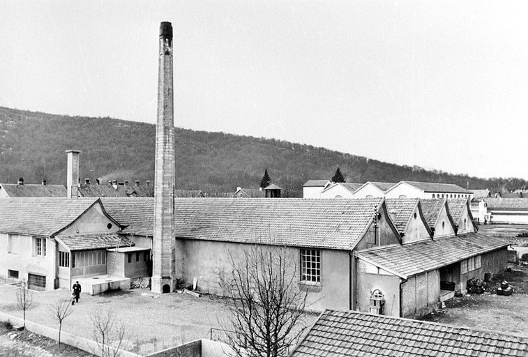 filature de laine peignée Schwartz et Cie, puis usine de teinturerie Achtnich, actuellement magasin de commerce