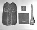 chasuble, étole, voile de calice, bourse de corporal (ornement)