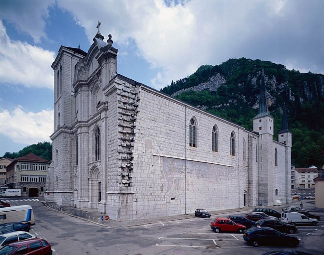 église abbatiale de l'abbaye Saint-Oyend, actuellement cathédrale Saint-Pierre, Saint-Paul et Saint-André