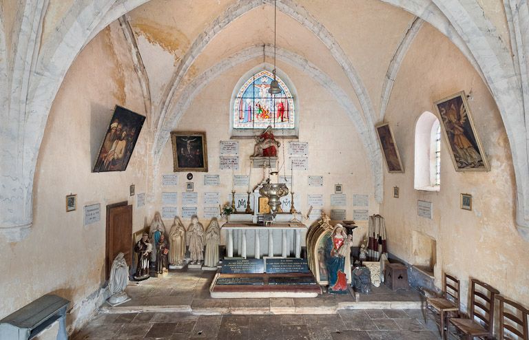 le mobilier de la chapelle Notre-Dame de Pitié