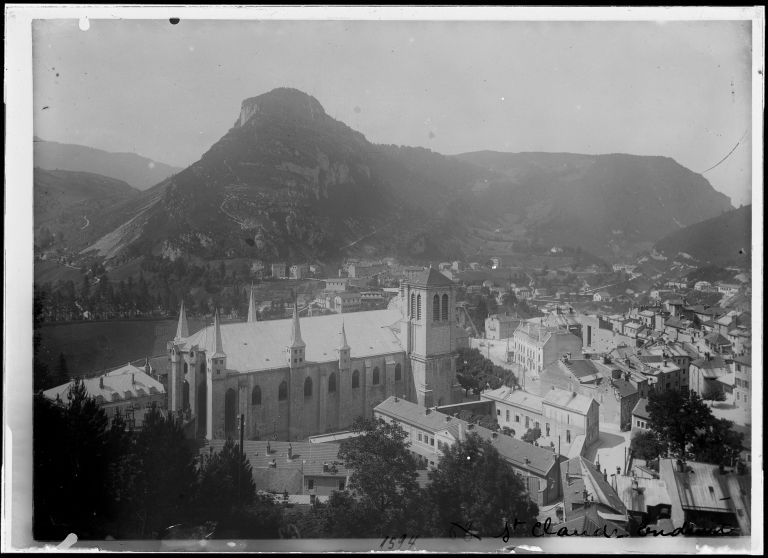 église abbatiale de l'abbaye Saint-Oyend, actuellement cathédrale Saint-Pierre, Saint-Paul et Saint-André