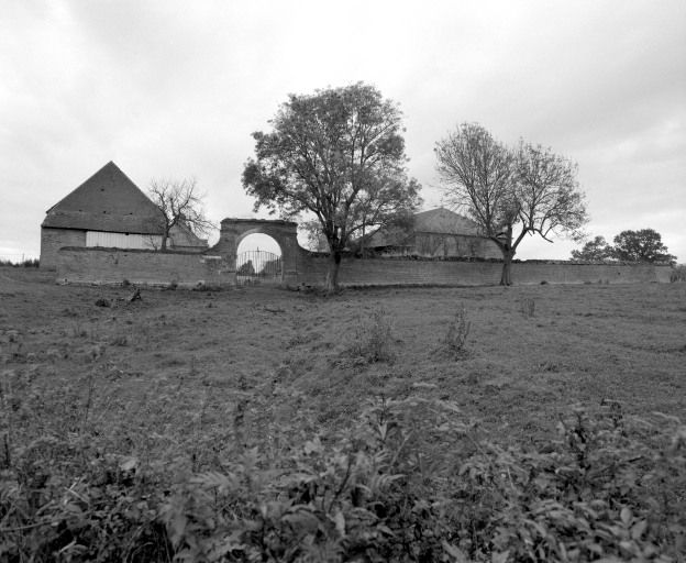 grande ferme à cour fermée