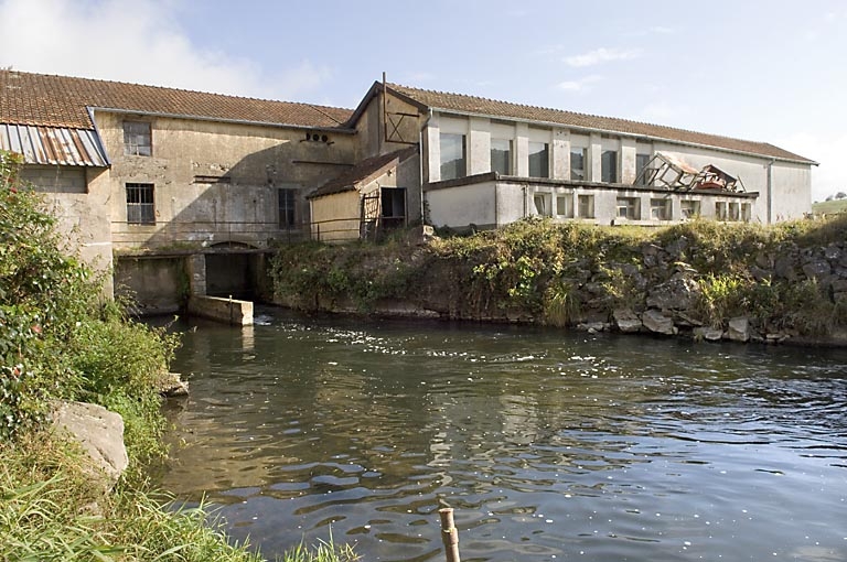 centrale hydroélectrique, puis usine de petite métallurgie Bresson, puis usine de préparation de produits textiles (retorderie de coton) Risler, actuellement entreprise de mécanique de machines agricoles