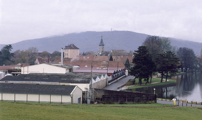 usine métallurgique dite forges de Belfort, puis usine de teinturerie, de blanchiment et d'impression sur étoffes Steiner et Cie, actuellement laiterie industrielle de la Centrale laitière de Franche-Comté