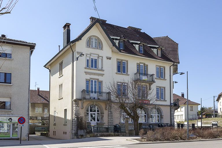 immeuble, café de la Liberté et atelier d'horlogerie de René Monnin-Ponçot puis de Pierre Tirolle
