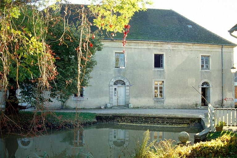 moulin à blé, scierie, actuellement minoterie dite moulin Taron
