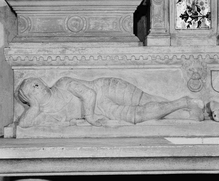 gradin d'autel, groupe sculpté (sépulcre) : Christ au tombeau