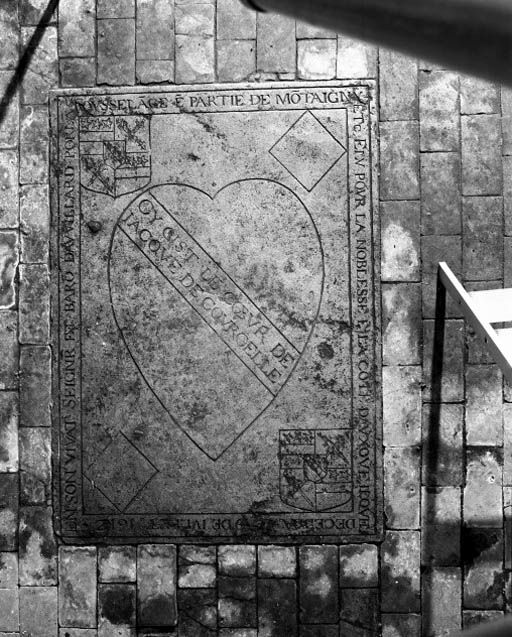 dalle funéraire (tombeau du coeur) : de Jacques de Courcelles
