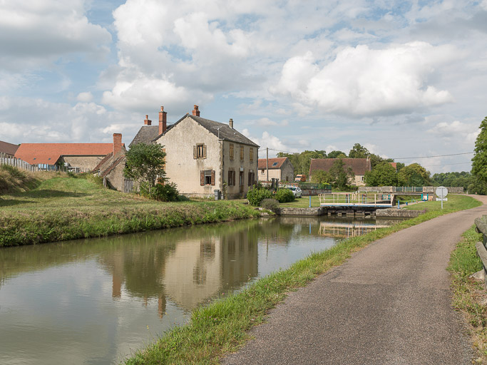 site de l'écluse 30 du versant Seine, dite de Marigny (canal du Nivernais)