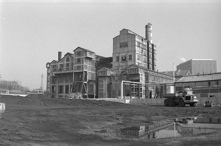Centrale thermique de Lucy II ; actuellement entrepôt industriel de la S.E.T.C.M.