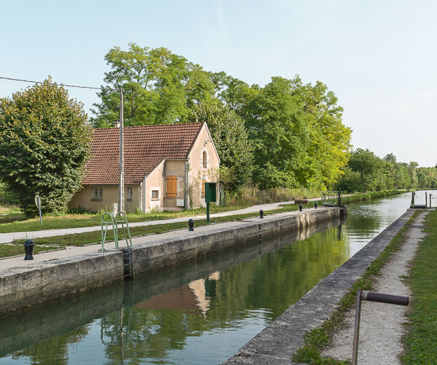 site de l'écluse 70, dite de Saint-Aignan (canal du Nivernais)