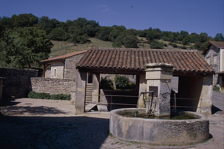 lavoir ; fontaine