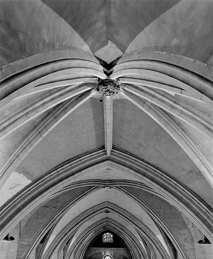 église abbatiale de l'abbaye Saint-Oyend, actuellement cathédrale Saint-Pierre, Saint-Paul et Saint-André