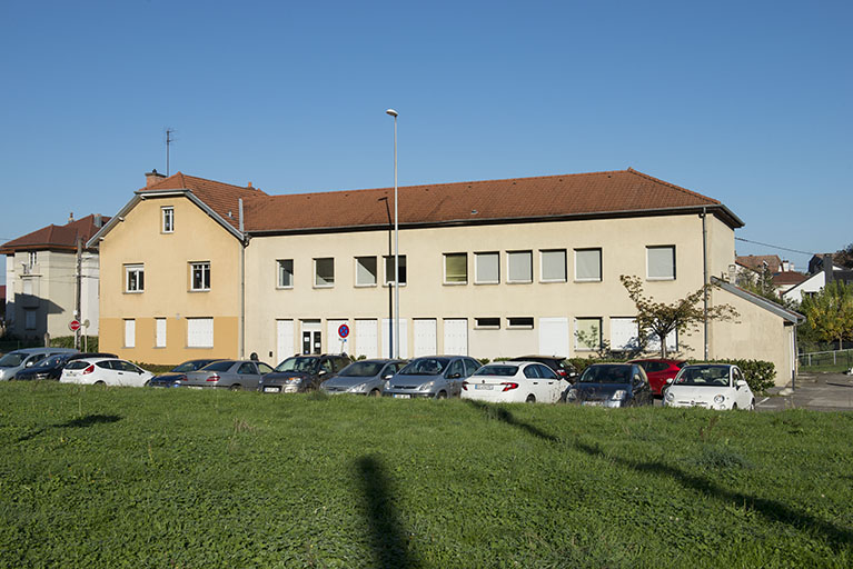 usine de petite métallurgie La Micro-Précision, puis usine d'horlogerie (usine de cadrans) Cadrhor, puis Socame