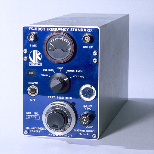 générateur d'ondes (étalon de fréquence à quartz de la James Knight Company)