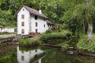 moulin de la Doue, puis atelier de quincaillerie, puis atelier d'horlogerie, puis scierie, actuellement centrale hydroélectrique